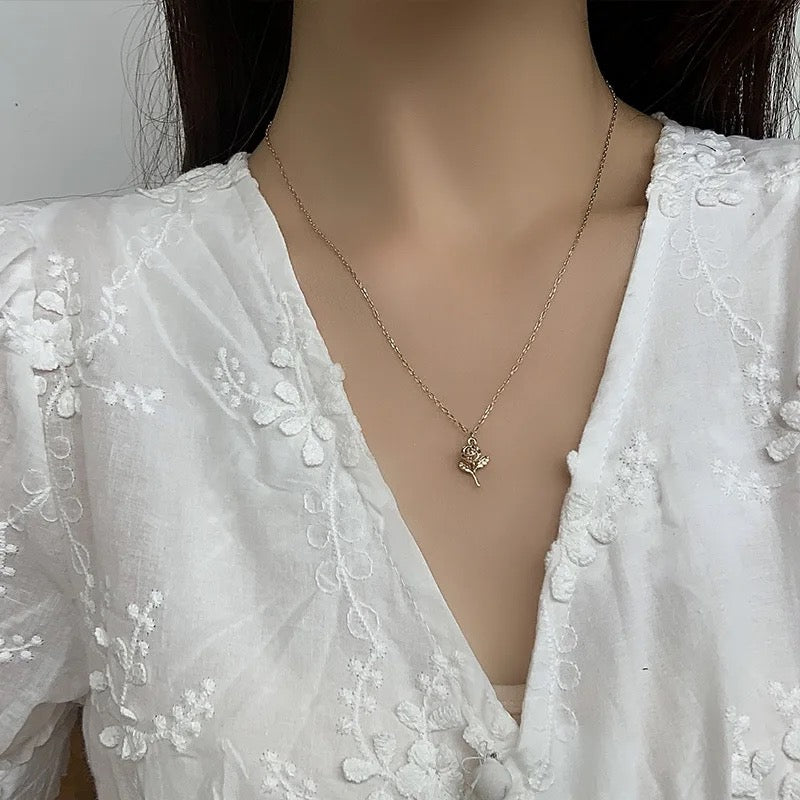 Fairy girl sweet rose exquisite clavicle chain female simple temperament necklace tide neck chain